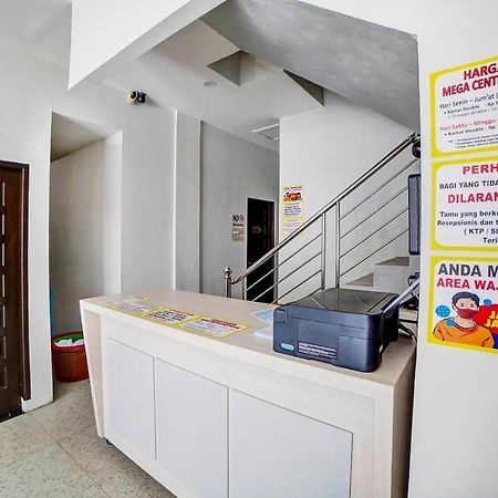Oyo 91211 Mega Comfort Guest House Medan Exterior foto
